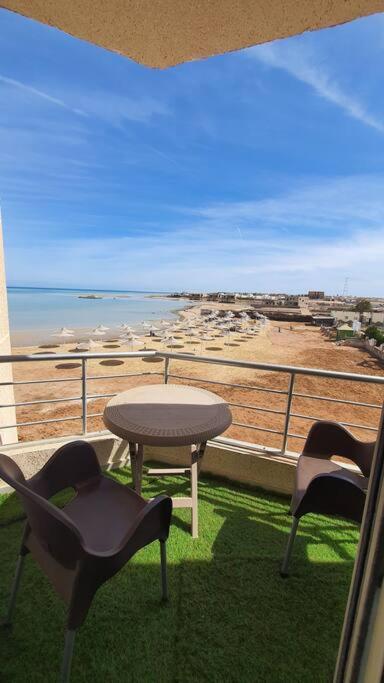Casablanca Beach Direct Sea View Tow Bedroom Apartment Hurghada Bagian luar foto